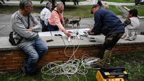 En Ukraine, les groupes électrogènes sont devenus une denrée rare depuis les frappes russes contre les infrastructures énergétiques