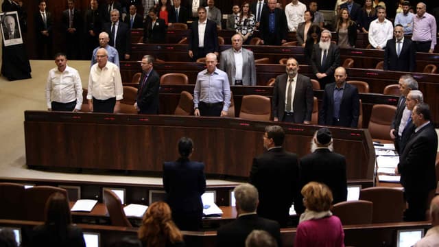 Une minute de silence observée lors d'une session de la Knesset (le Parlement israélien), le 26 octobre 2015.