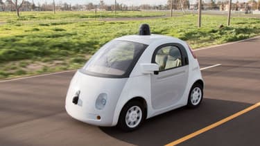 L'un des prototypes de voiture autonome sans volant ni pédale de Google.
