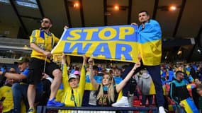 Des supporters écossais dans les tribunes de Hampden Park, le1er juin 2022 