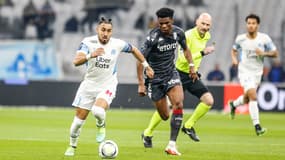 Dimitri Payet et Aurélien Tchouaméni lors de OM-Monaco en L1, le 6 mars 2022