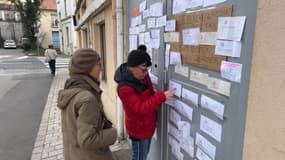 Pour manifester leur colère, les habitants ont collé près de 200 messages de mécontentement sur la façade de l’établissement ce samedi 17 février, 
