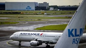 Un avion d'Air France-KLM sur le tarmac de l'aéroport d'Amsterdam, le 24 mai 2022