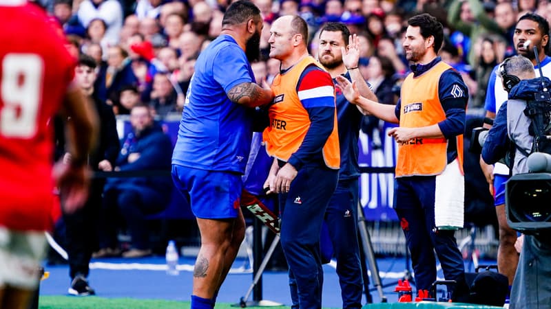 "C'est le papa du groupe": le XV de France "touché" par la retraite d'Atonio à cause de problèmes cardiaques