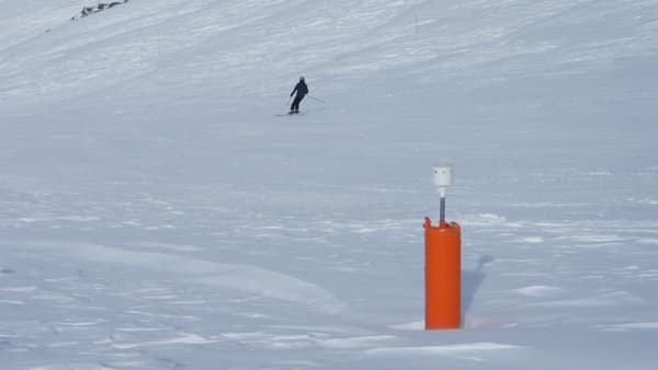 Un capteur capte la présence des skieurs pour donner une idée du trafic sur les pistes.