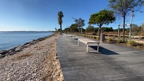 Plusieurs croix gammées ont été découvertes dimanche 5 novembre à Hyères (Var) sur la promenade longeant la mer entre l'aéroport et le quartier de l'Ayguade