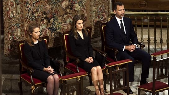 L'infante Elena, Letizia et le prince Felipe lors de la cérémonie dans la cathédrale.