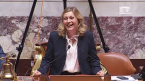 "Le gouvernement n'a pas voulu être en photo avec nous": Yaël Braun-Pivet ironise sur l'absence des ministres lors de la séance photo de début de législature