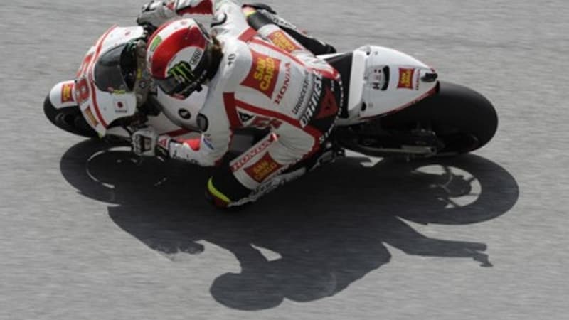 Marco Simoncelli a regardé Dani Pedrosa enchaîner les meilleurs tours