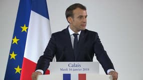 Accès des repas aux migrants par les associations : "Nous allons le prendre à notre charge de manière organisée", annonce Macron à Calais