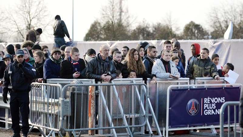 Le public parisien dans l'attente de ses places