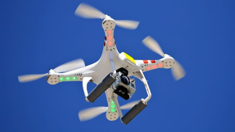 Un drone dans un parc de Santiago, au Chili le 10 avril 2015. (Photo d'illustration)