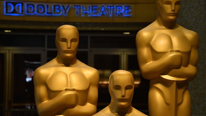 Le tapis rouge était prêt à accueillir un défilé de stars devant le Dolby Theatre.
