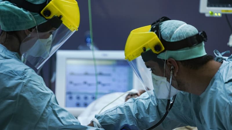 Le personnel médical d'un hôpital de Bruxelles, le 25 mars 2020.