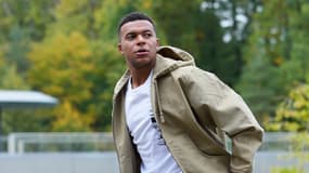 Kylian Mbappé lors de son arrivée à Clairefontaine en octobre 2025