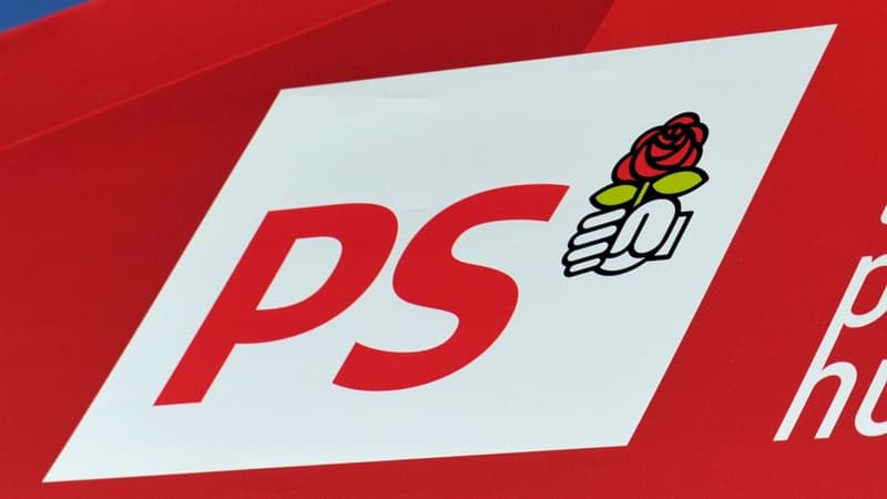 Logo du Parti socialiste, photo prise le 4 juin 2015 à Poitiers