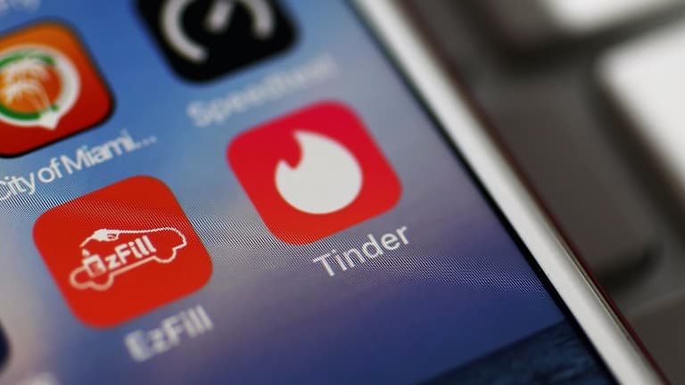 Tinder enverra une notification lors de pics d'activité.