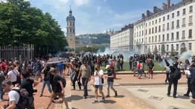 Les forces de l'ordre ont fait usage de gaz lacrymogène pendant la manifestation contre la réforme des retraites à Lyon le 6 juin 2023.