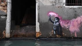 L'oeuvre de Banksy à Venise lors de l'"acqua alta" le 13 novembre dernier.