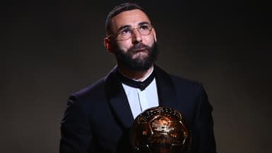 Karim Benzema avec le Ballon d'or 2022