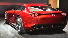 Sans doute largement inspirée du concept RX-Vision, la première Mazda hybride sera lancée en fin d'année prochaine.