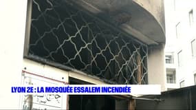 La porte d'entrée de la mosquée Essalem a subi un départ de feu dans la nuit de mercredi à jeudi.