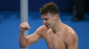 Léon Marchand lors des JO 2024.