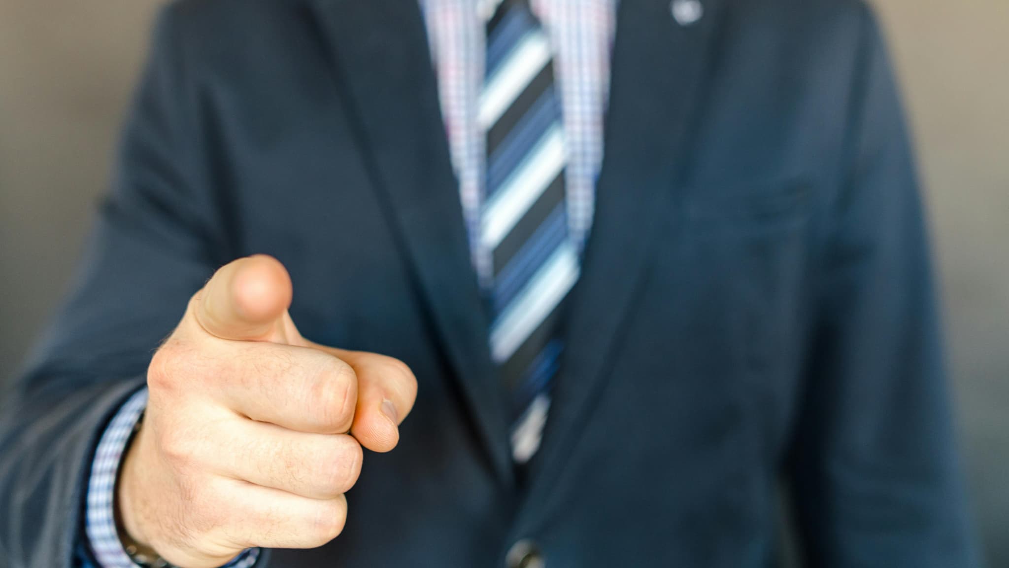 Frustration, hiérarchie, contrôle... Pourquoi le management à la française empêche les salariés de trouver du sens à leur travail