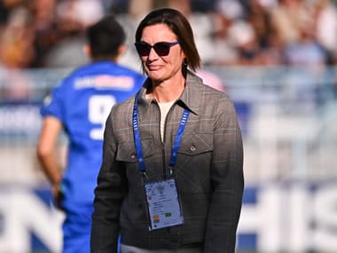 Corinne Diacre pendant un match de football en novembre 2024