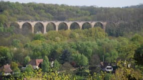 Le viaduc des Fauvettes vu depuis la Hacquinière.