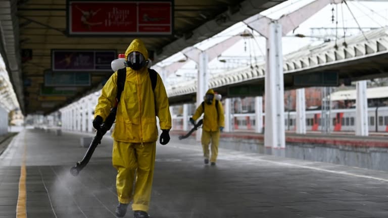 Désinfection contre le Covid-19 à la gare Leningradsky de Moscou, le 19 octobre 2021. (IMAGE D'ILLUSTRATION)