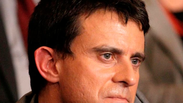 "Rien n'est fait", estime Manuel Valls, directeur de la communication de François Hollande, jugeant que Nicolas Sarkozy est "prêt à tout" pour remporter un second mandat. /Photo prise le 3 mars 2012/REUTERS/Robert Pratta