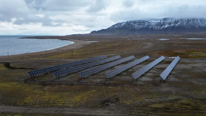 La Norvège installe une centrale solaire dans l'Arctique, à seulement 1300 kilomètres du pôle Nord