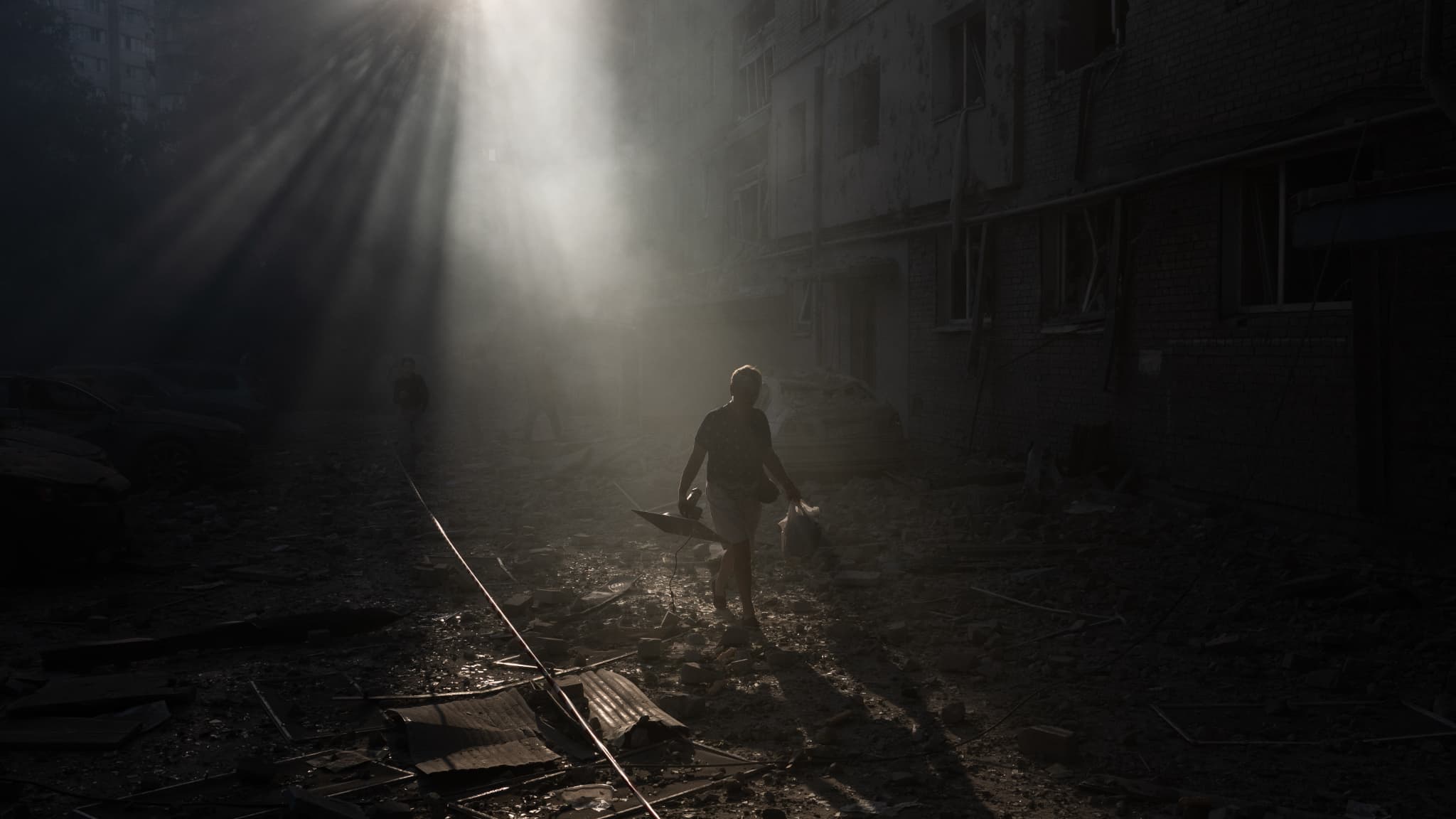 Des décombres à Kiev après les frappes russes.