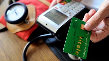 Le pédiatre est soupçonné d'avoir passé la carte vitale de bénéficiaires de la CMU pour chaque membre d'une même fratrie, alors que la consultation ne concernait qu'un seul enfant.