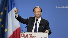 François Hollande poursuit sans ciller sa route vers l'élection présidentielle dont il est plus que jamais le favori, faisant mine d'ignorer les préparatifs d'entrée officielle en campagne de son principal adversaire, Nicolas Sarkozy. /Photo prise le 9 fé