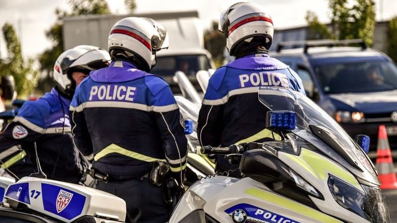Deux policiers renversés volontairement à Colombes: une lettre retrouvée&nbsp;dans une voiture