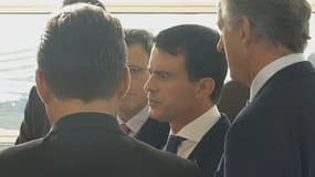 Manuel Valls face à la direction d'Air France.
