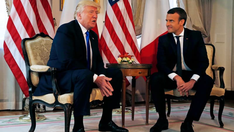 Donald Trump et Emmanuel Macron lors de leur rencontre en marge du sommet de l'OTAN, à Bruxelles, le 25 mai.