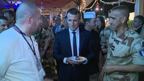 Macron en chef des armées au Niger