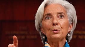 Selon Mediapart, la directrice générale du Fonds monétaire international, Christine Lagarde, est convoquée dans la seconde quinzaine du mois de mai dans l'affaire Tapie par la cour de justice de la République. /Photo prise le 10 avril 2013/REUTERS/Brendan