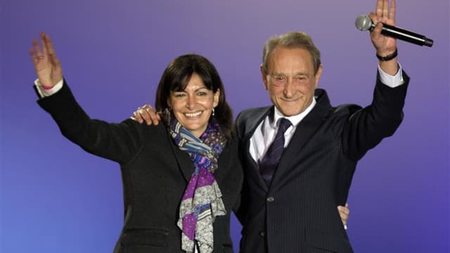 La socialiste Anne Hidalgo, première adjointe du maire de Paris Bertrand Delanoë, annonce dans Le Parisien-Aujourd'hui en France sa candidature à l'élection municipale de 2014 dans la capitale. /Photo prise le 6 mai 2012/REUTERS/Charles Platiau