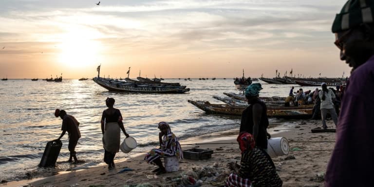 Le port de pêche de Mbour, sur la côte atlantique du Sénégal, lieu de départ des candidats à l'exil vers les Canaries. Le 16 novembre 2020 