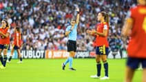 Stéphanie Frappart lors d'un match Angleterre-Espagne durant l'Euro féminin 2022, à Brighton le 20 juillet 2022