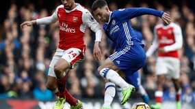 Francis Coquelin à la lutte avec Eden Hazard 