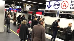 Le RER A est la ligne la plus touchée par les signalements de colis suspects.