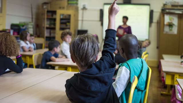 A 10 ans, les petits Français affichent les pires résultats de l'Union européenne en mathématiques et ne dépassent qu'un seul pays, Chypre, en sciences, selon une étude internationale publiée mardi (photo d'illustration)