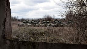 Des chars ukrainiens dans le Donbass en avril 2021
