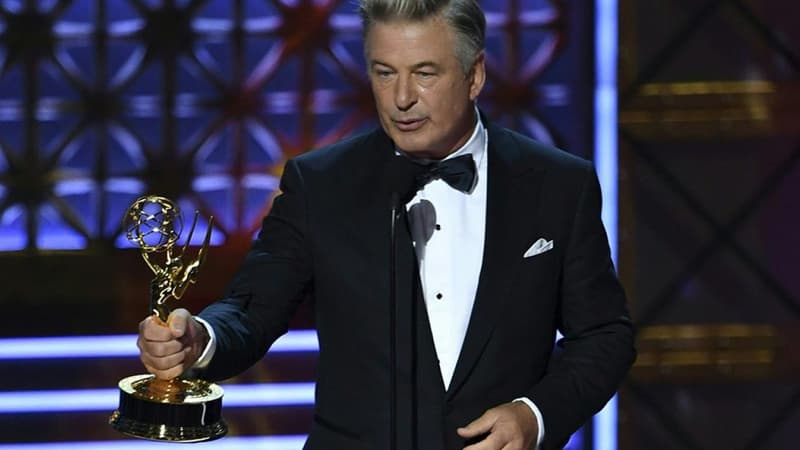 Alec Baldwin récompensé pour sa caricature du président Trump dans le "Saturday Night Live", lors des Emmy Awards 2017 en septembre dernier