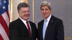 John Kerry en compagnie du président ukrainien, Petro Poreshenko.